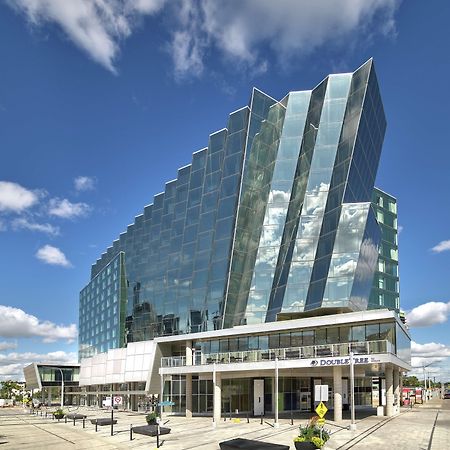 Doubletree By Hilton Edmonton Downtown Hotell Exteriör bild