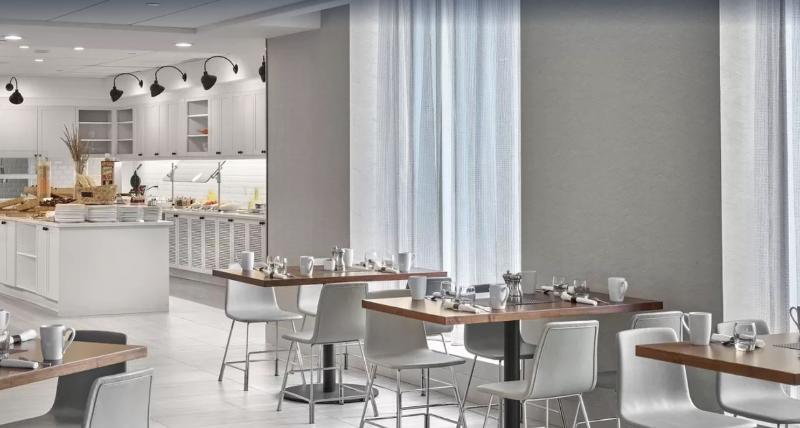 Doubletree By Hilton Edmonton Downtown Hotell Exteriör bild